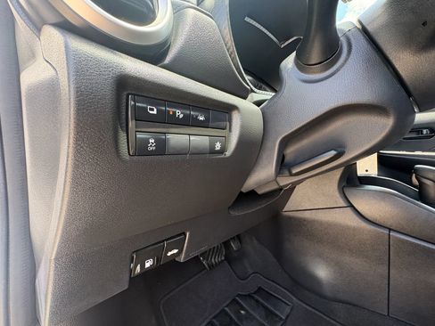Used 2022 Nissan Versa S FWD image 13