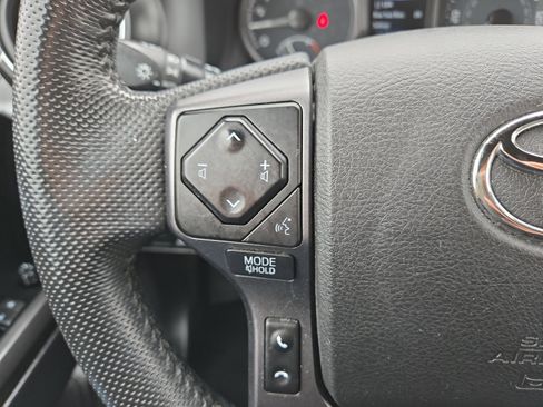 Used 2023 Toyota Tacoma TRD Sport image 14