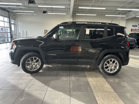 Used 2022 Jeep Renegade Latitude w/ Convenience Group image 12