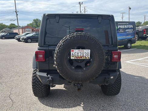 Used 2019 Jeep Wrangler Unlimited Sahara AWD/4WD image 9