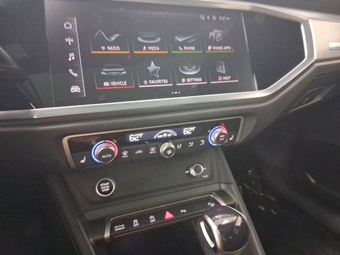 Used 2023 Audi Q3 2.0T Premium w/ Black Optic Sport Package image 23