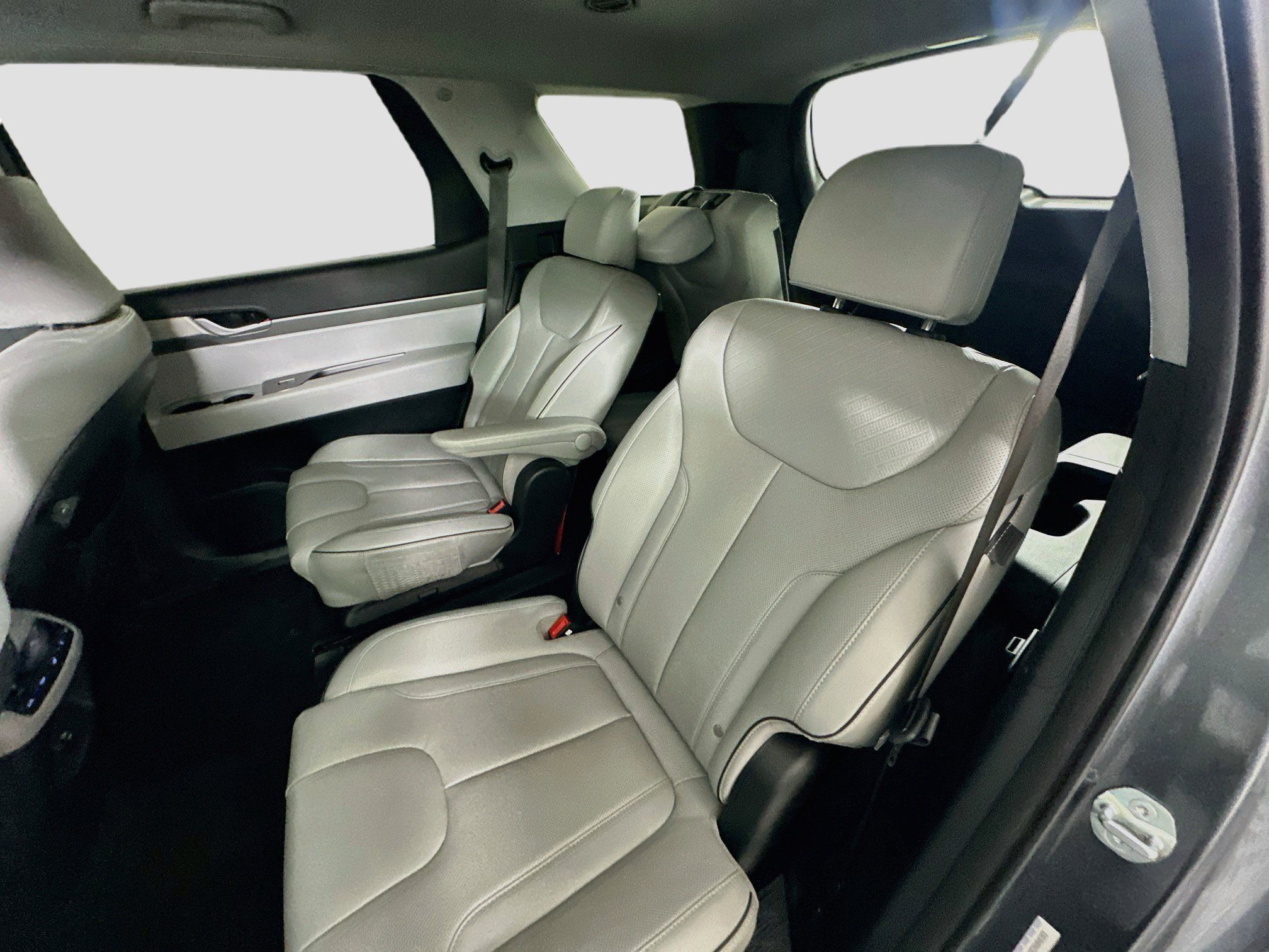 Used 2025 Hyundai Palisade SEL FWD image 28