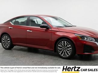 Used 2025 Nissan Altima 2.5 SV video 1