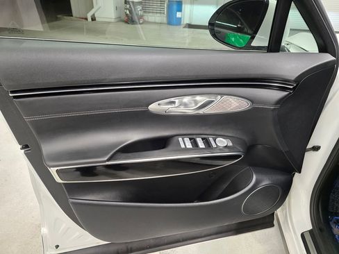 Used 2025 Genesis GV70 2.5T image 13