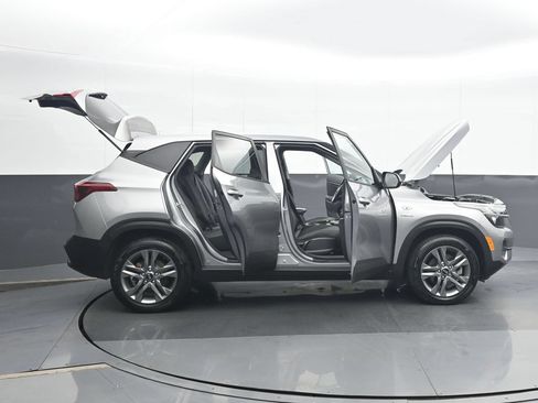 Used 2021 Kia Seltos LX AWD/4WD image 36