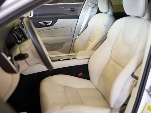 Certified 2025 Volvo V60 B5 Cross Country Plus image 10