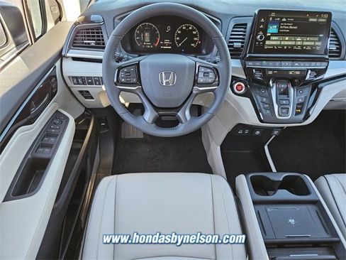New 2026 Honda Odyssey Touring image 7