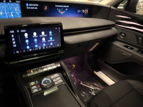 New 2026 Lincoln Nautilus Premier w/ Equipment Group 102A AWD/4WD image 25