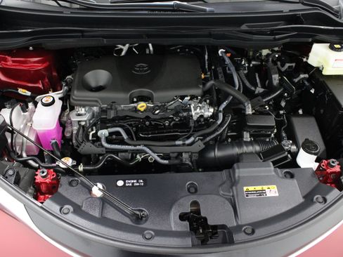 Used 2026 Toyota Sienna XLE FWD image 40