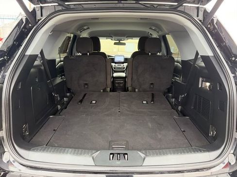 Used 2023 Ford Explorer XLT AWD/4WD image 42
