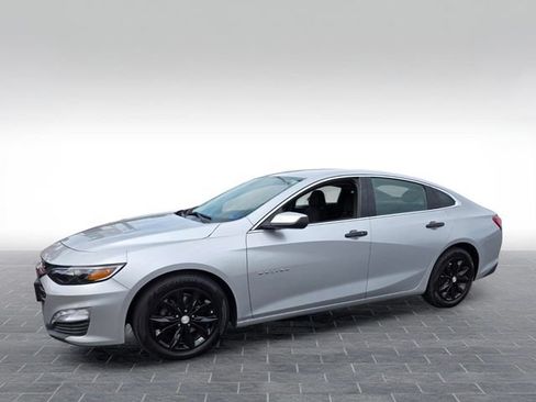 Used 2022 Chevrolet Malibu LT FWD image 3