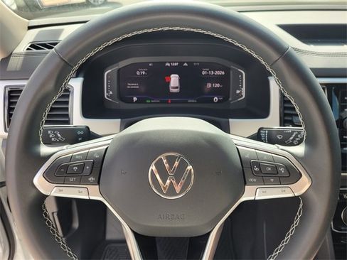 Used 2023 Volkswagen Atlas SE w/ Panoramic Sunroof Package image 31