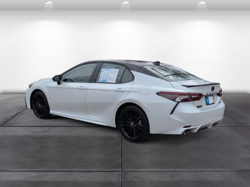 Used 2024 Toyota Camry XSE image 3