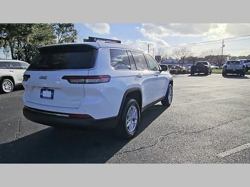 New 2026 Jeep Grand Cherokee L Laredo image 34