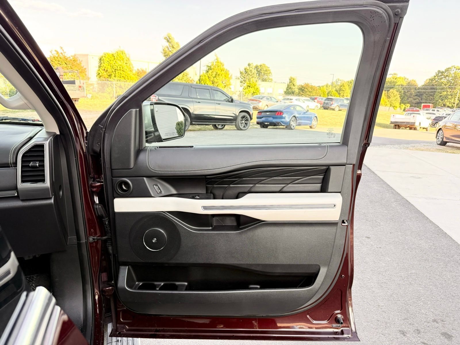 Used 2020 Ford Expedition Platinum RWD image 27