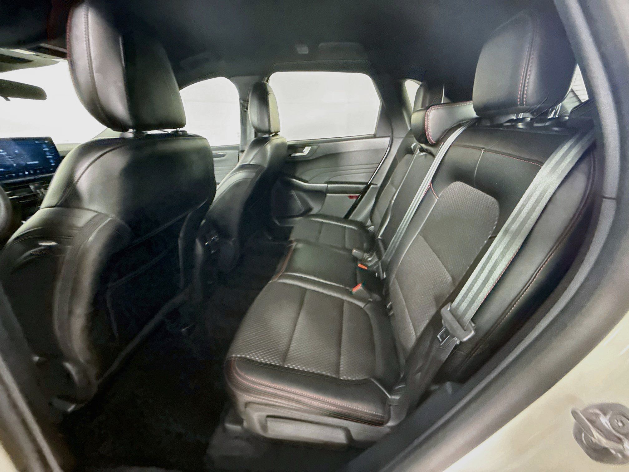 Used 2024 Ford Escape ST-Line w/ Tech Pack #1 FWD image 28
