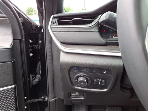 Used 2024 Jeep Grand Cherokee Limited 4xe AWD/4WD image 14