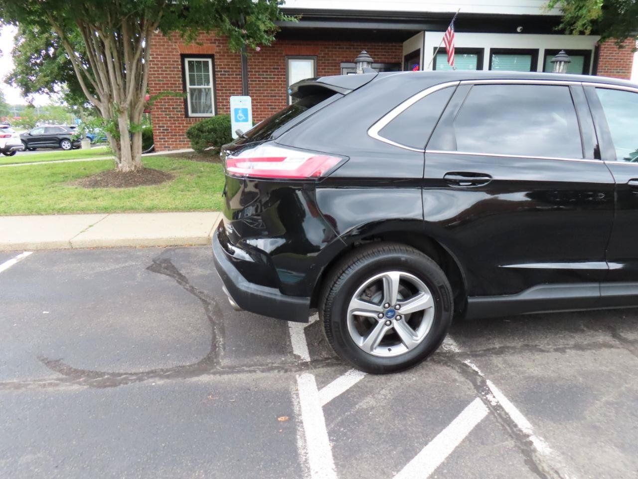 Used 2020 Ford Edge SEL w/ Convenience Package FWD image 7