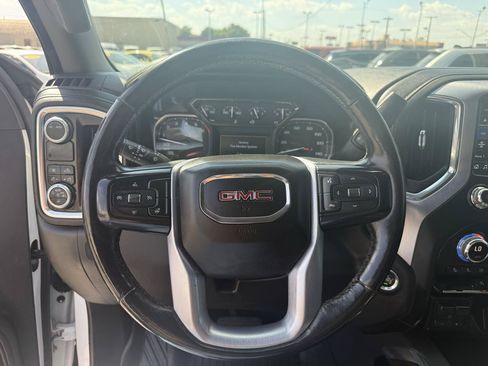 Used 2020 GMC Sierra 1500 SLT RWD image 16