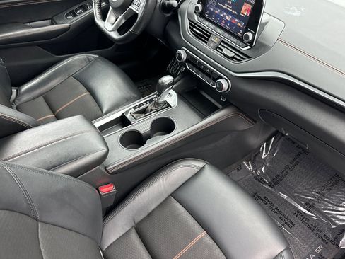 Used 2022 Nissan Altima 2.5 SR image 12