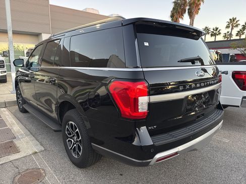 Used 2024 Ford Expedition Max XLT image 2