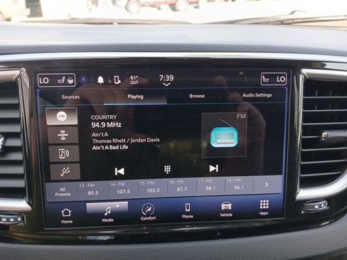 Used 2024 Chrysler Pacifica Touring-L FWD image 33