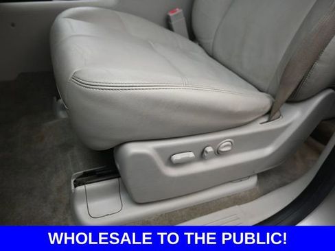 Used 2009 GMC Yukon XL SLT image 12