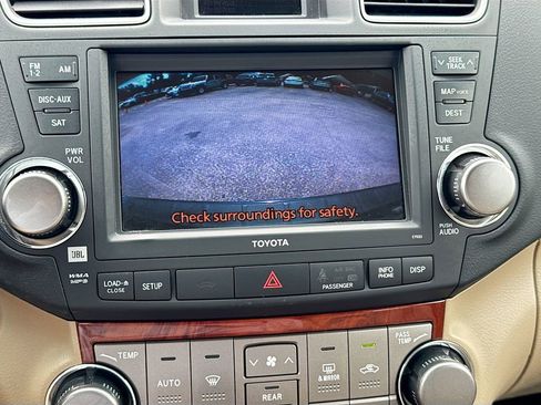 Used 2011 Toyota Highlander Limited w/ Tow Pkg AWD/4WD image 33