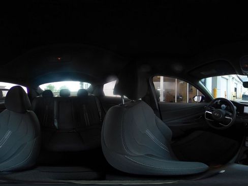 Used 2025 Hyundai Elantra SEL image 44