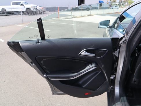 Used 2016 Mercedes-Benz CLA 250 image 26
