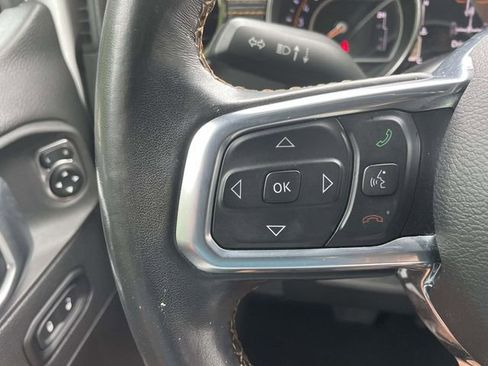 Used 2022 Jeep Wrangler Unlimited Sahara AWD/4WD image 24