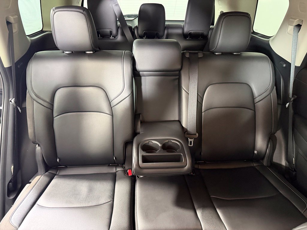 Used 2025 Nissan Pathfinder SL FWD image 20