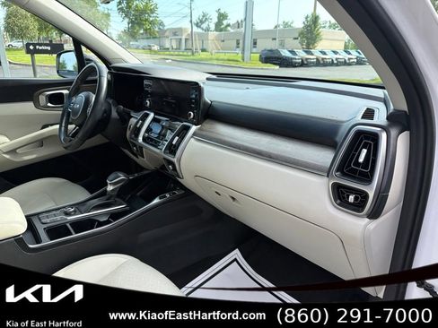 Used 2023 Kia Sorento S w/ Panoramic Sunroof Package AWD/4WD image 12