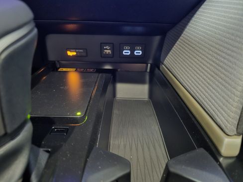 New 2026 Toyota Camry Hybrid image 31