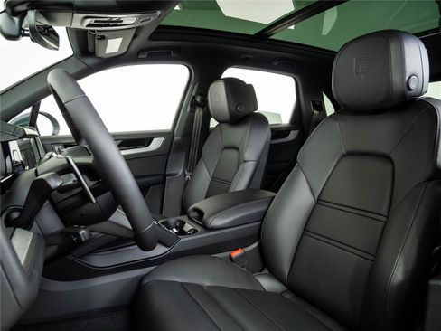 New 2026 Porsche Cayenne AWD/4WD image 5