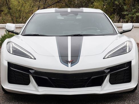Used 2026 Chevrolet Corvette Z06 w/ Stealth Interior Trim Package RWD image 17