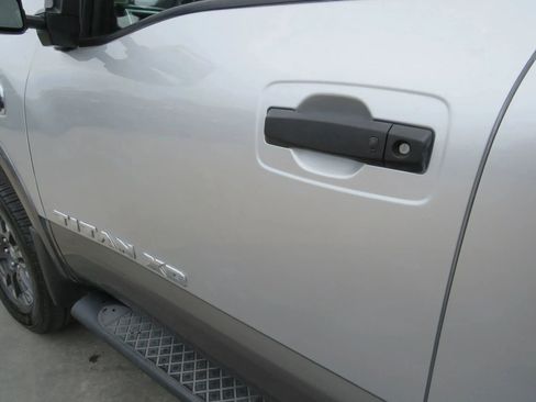 Used 2017 Nissan Titan PRO-4X image 25