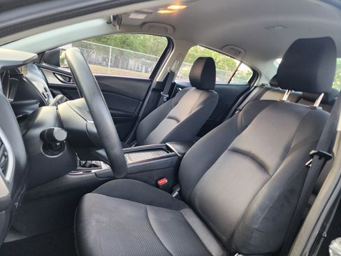 Used 2018 MAZDA MAZDA3 Sport FWD image 21