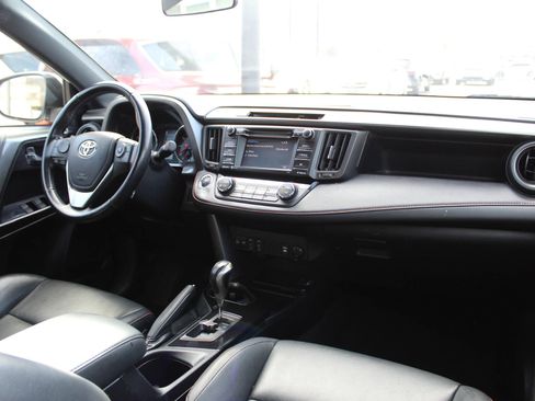 Used 2016 Toyota RAV4 SE FWD image 24