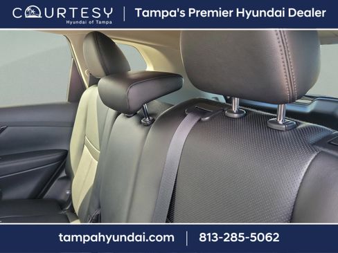 Used 2019 Nissan Rogue SL w/ Premium Package image 10