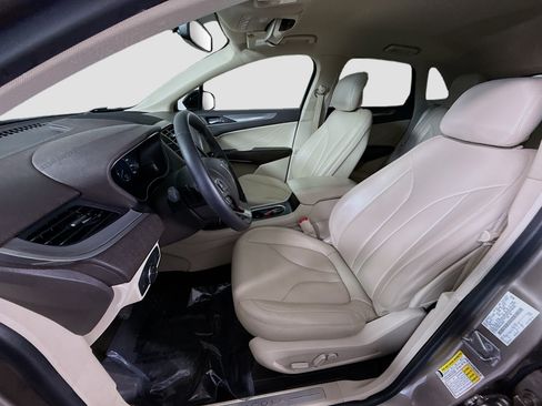 Used 2019 Lincoln MKC Premiere FWD image 22