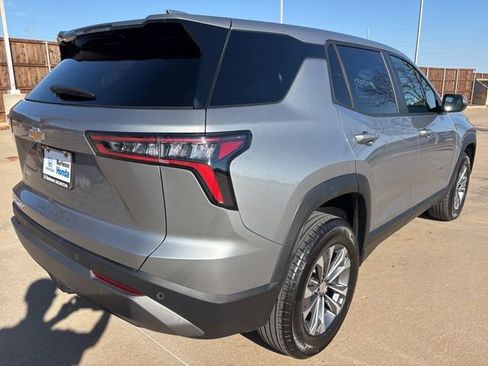 Used 2025 Chevrolet Equinox LT image 3