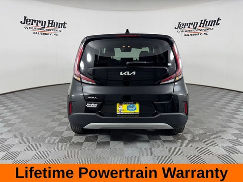 Used 2025 Kia Soul LX w/ LX Technology Package image 8