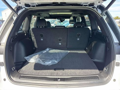 New 2026 Jeep Grand Cherokee Limited AWD/4WD image 9