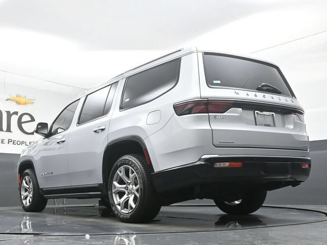 Used 2022 Jeep Wagoneer Series II AWD/4WD image 5