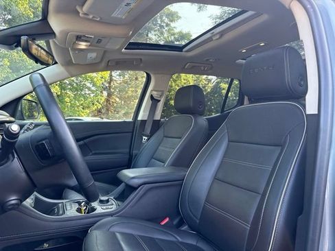 Used 2023 GMC Acadia Denali w/ Denali Ultimate Package AWD/4WD image 5
