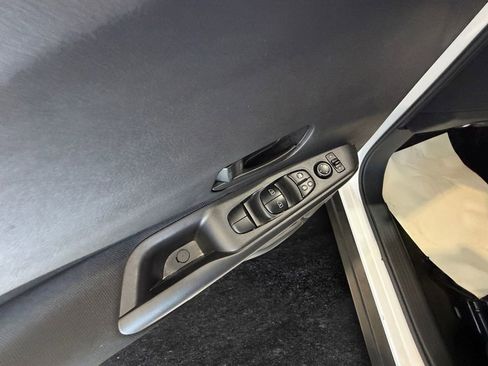 Used 2024 Nissan Kicks S image 12