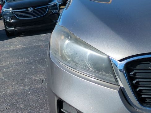 Used 2019 Kia Sorento LX image 10