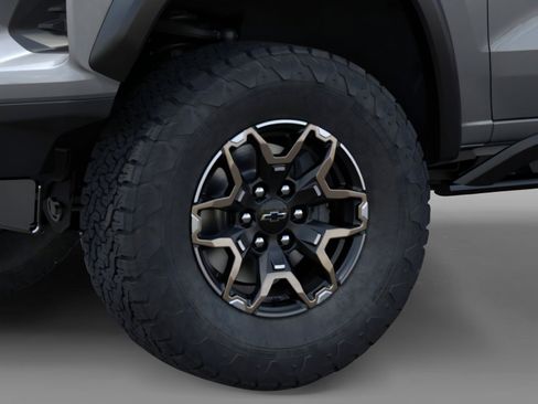 New 2026 Chevrolet Colorado ZR2 w/ Technology Package AWD/4WD image 9