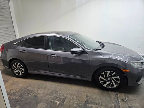 Used 2016 Honda Civic EX image 3